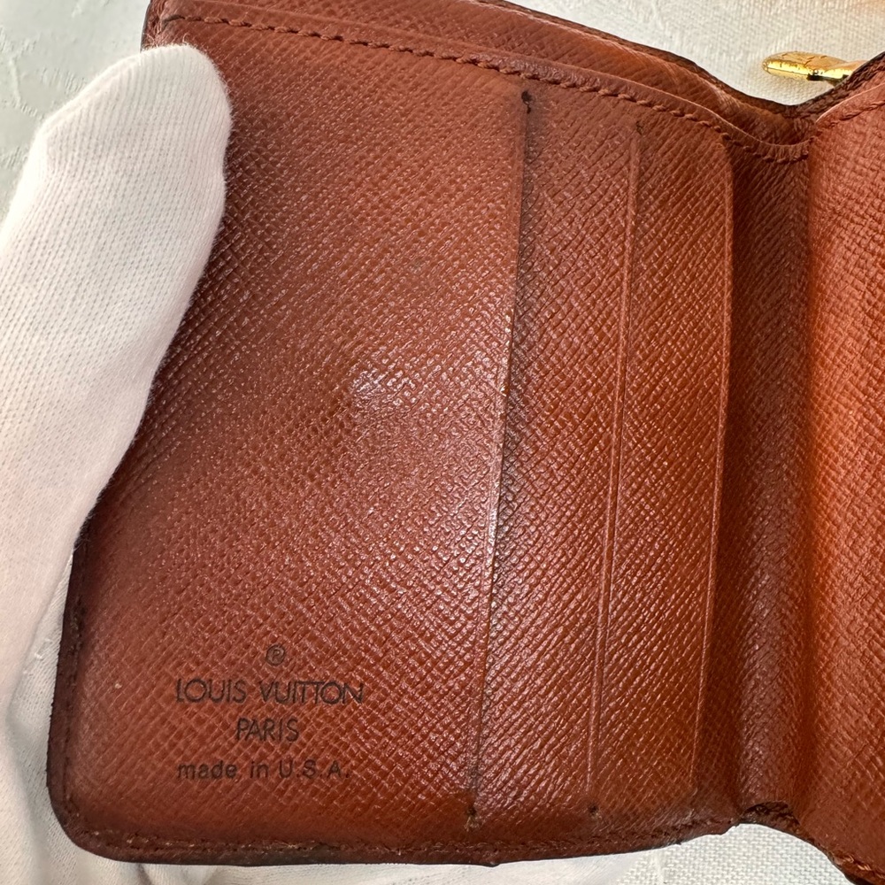 Louis SOLD ❤️Vuitton,❤️Compact zippered Brown Monogram Wallet
With COA , BOX - Picture 8 of 15